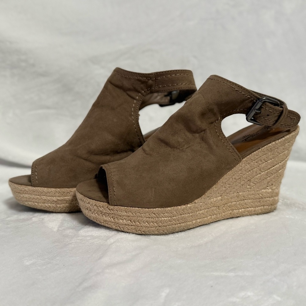 Universal Thread Brown Suede Wedge with Peep-Toe Design 8